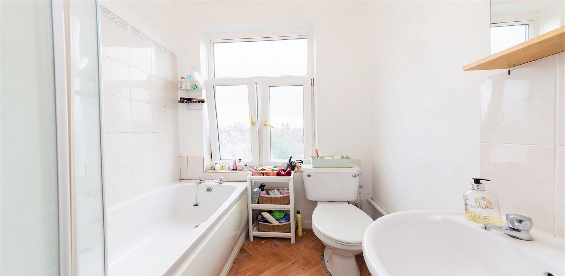 			1 Bedroom, 1 bath, 1 reception Flat			 Victoria Road, QUEENS PARK